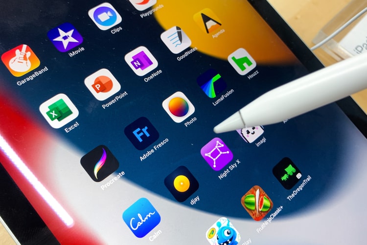 Apple 可摺式 iPhone 或採用近似 iPad 介面　主打並排多工新體驗