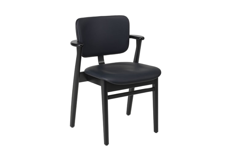 Artek の名作ドムス チェアが80周年──10種の新たな張地バリエーションを発表