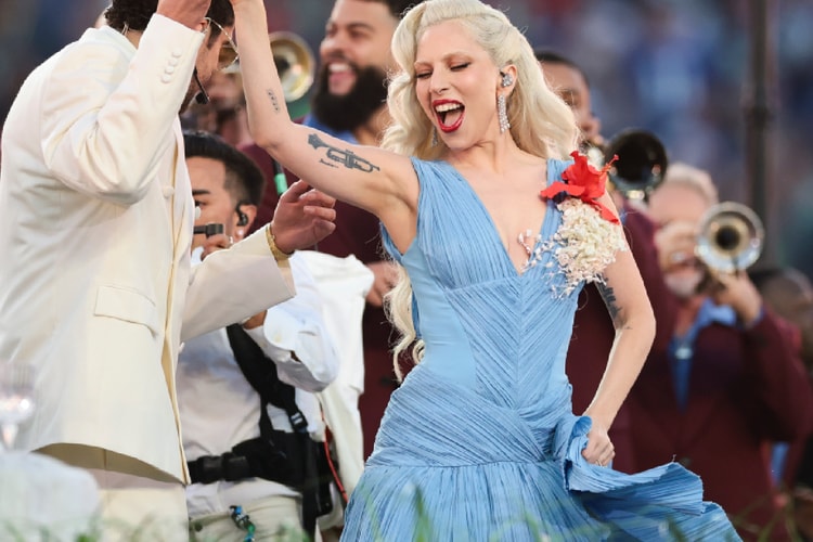 Fit Check: Lady Gaga 以度身訂製 LUAR 登場，驚喜加盟 Bad Bunny Super Bowl 中場騷